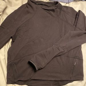 Lululemon cropped mock neck top